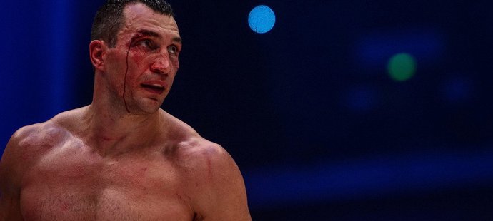 Vladimir Kličko se zranil a letos se do ringu nepodívá