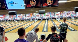 Češi v TOP bowlingové soutěži: díry se vrtají na míru. Kolik stojí sezona?