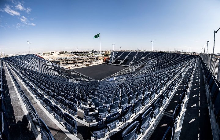 Diriyah Arena vyrostla na okraji Rijádu jen kvůli zápasu