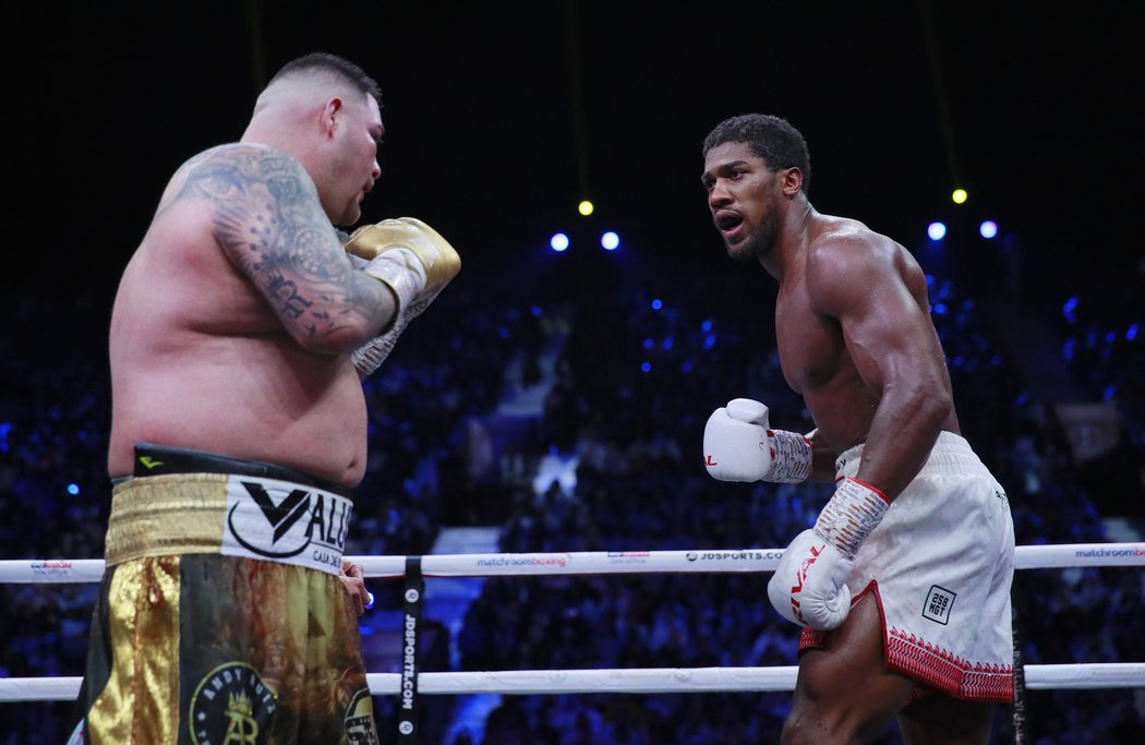 Anthony Joshua porazil Andyho Ruize Jr. v odvetě na body a získal čtyři titulové pásy