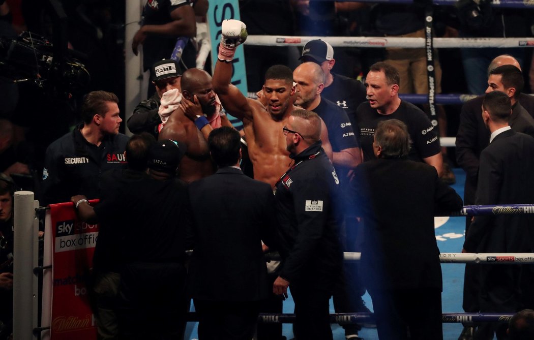 Anthony Joshua si připsal 20. triumf K.O. v kariéře