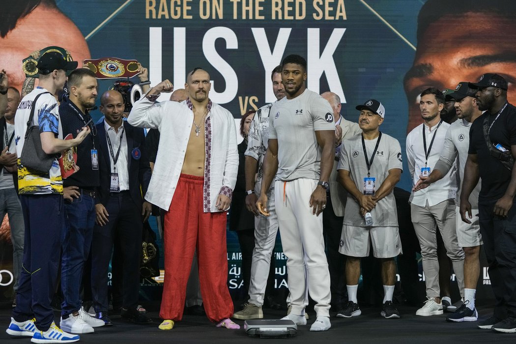 Oleksandr Usyk a Anthony Joshua před ostře sledovanou odvetou