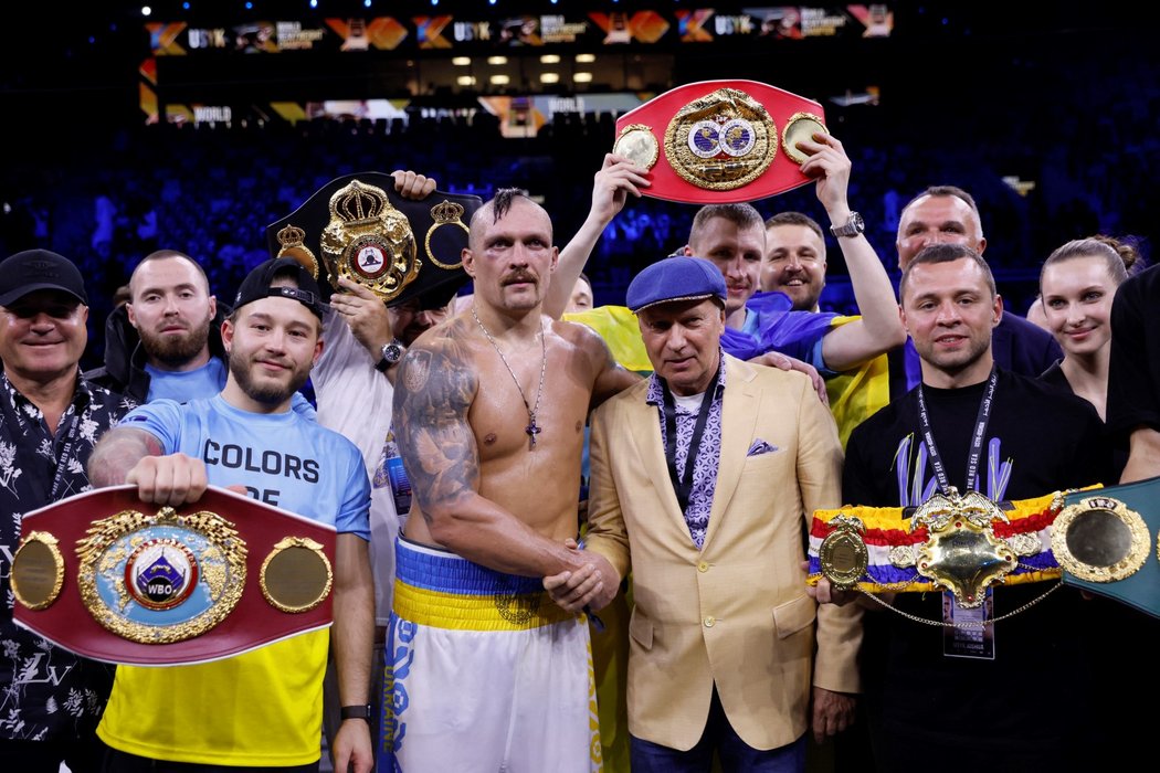 Ukrajinský boxer Oleksandr Usyk zůstává mistrem světa v těžké váze organizací WBA, WBO, IBF a IBO