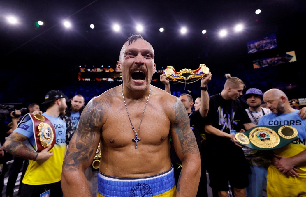 Ukrajinský boxer Oleksandr Usyk zůstává mistrem světa v těžké váze organizací WBA, WBO, IBF a IBO