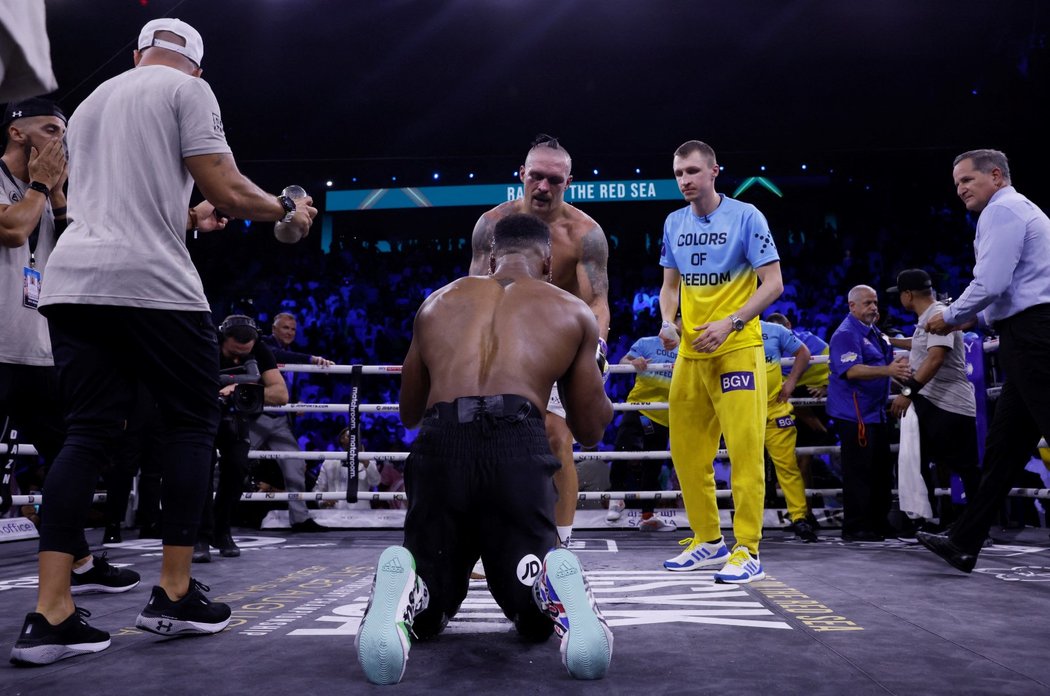 Ukrajinský boxer Oleksandr Usyk zůstává mistrem světa v těžké váze organizací WBA, WBO, IBF a IBO