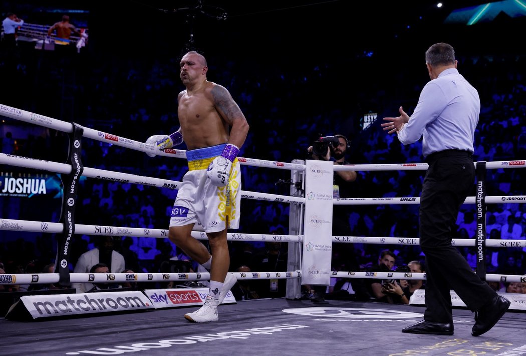 Ukrajinský boxer Oleksandr Usyk zůstává mistrem světa v těžké váze organizací WBA, WBO, IBF a IBO