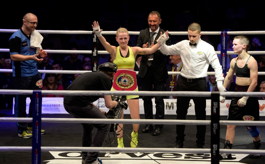 Fabiana Bytyqi bude na konci září boxovat o titul mistryně světa WBC