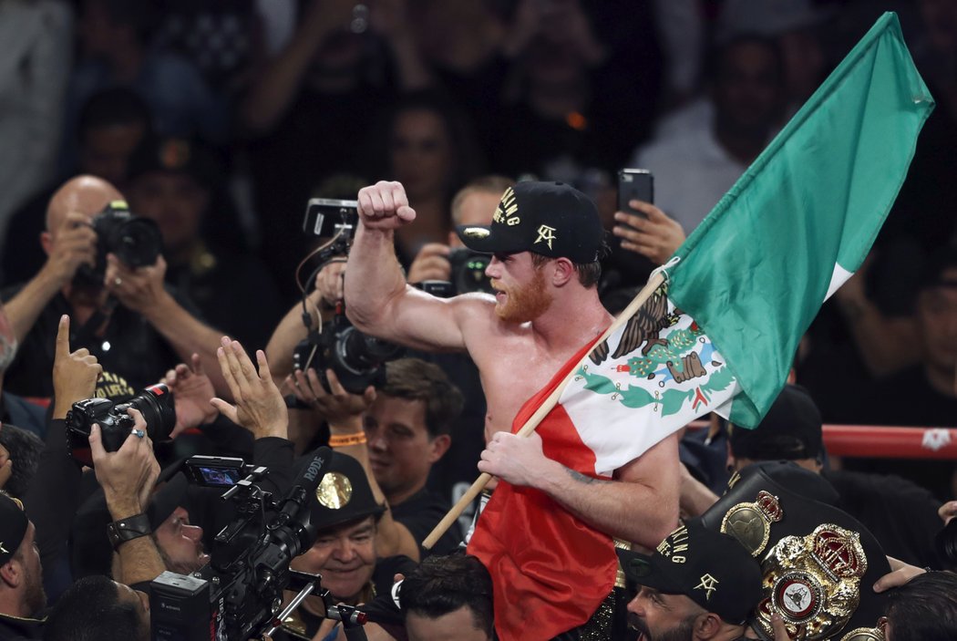 Canelo Álvarez porazil Gennadije Golovkina