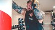 186kilový Eddie Hall pilně trénuje na boxerské klání s Thorem Björnssonem