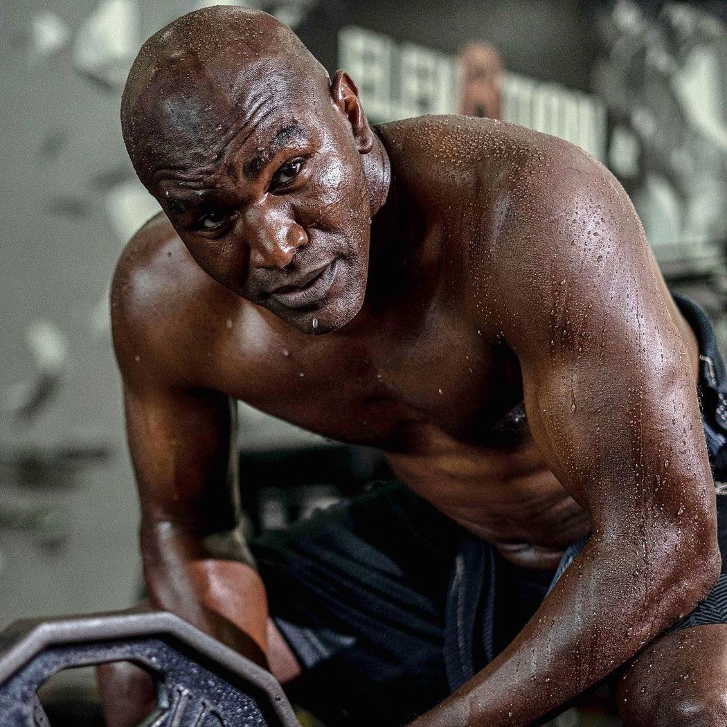 58letý Evander Holyfield je stále v perfektní formě