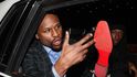 Floyd Mayweather si oslavu svých čtyřicátin užíval, později ale zjistil, že mu zatím vykradli dům. Floyd Mayweather si oslavu svých čtyřicátin užíval, později ale zjistil, že mu zatím vykradli dům.