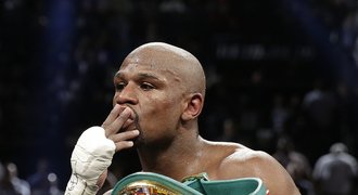 TOP 10 sportovních boháčů: Boxer bere 300 tisíc za vteřinu!