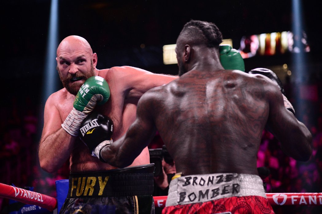 Tyson Fury obhájil pás šampiona těžké váhy organizace WBC