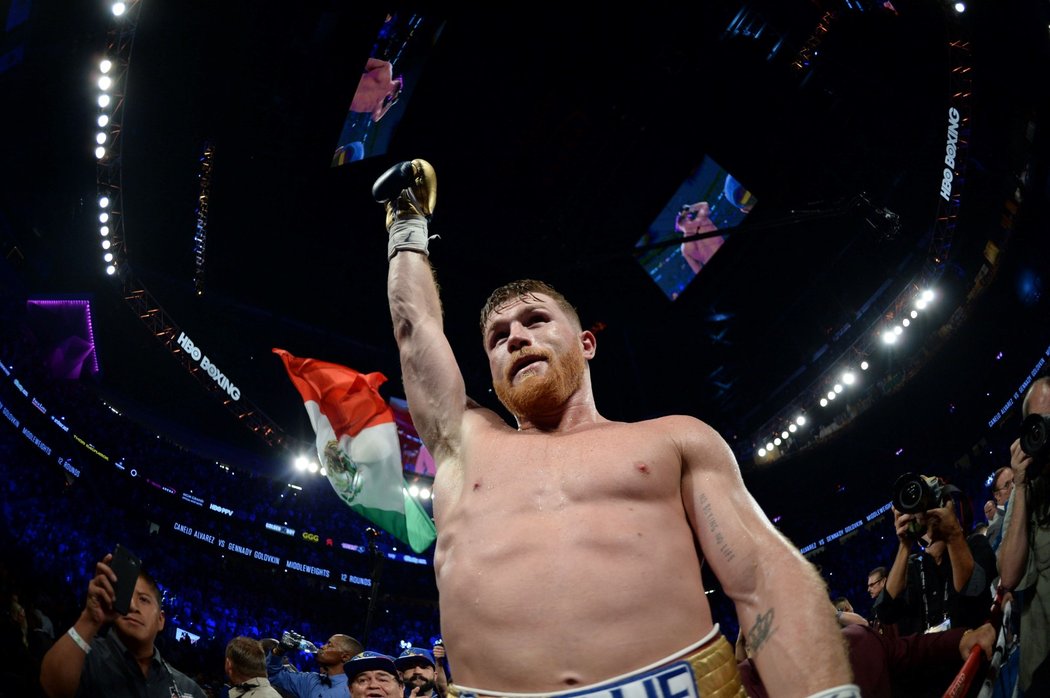 Canelo Álvarez se raduje po souboji s Genadijem Golovkinem