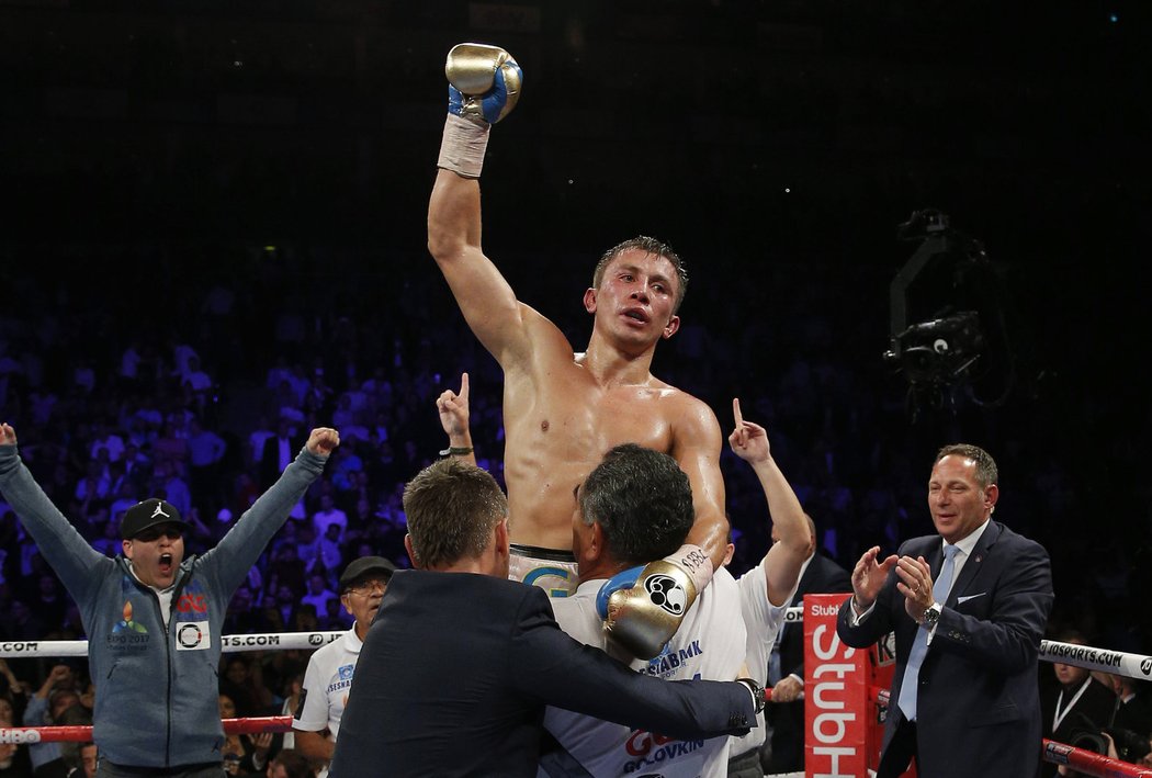 Gennadij Golovkin slaví sobotní vítězství