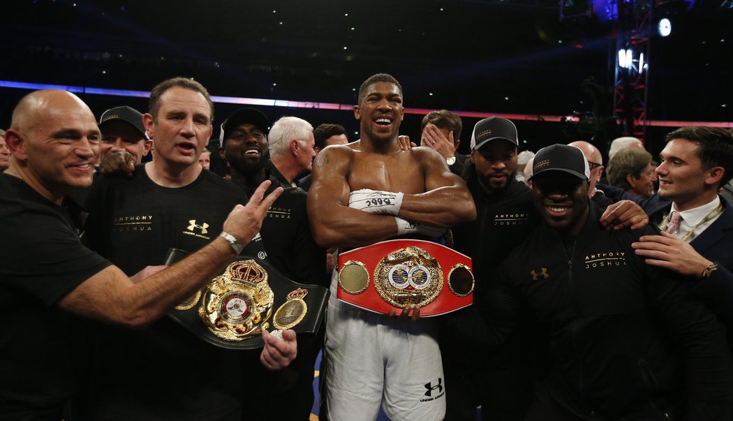 Anthony Joshua se stal novým králem světového boxu