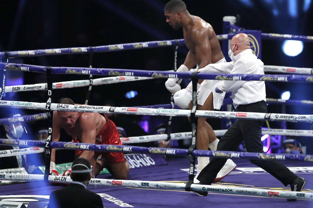 Anthony Joshua knockoutoval soupeře v 9. kole