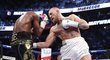 Americký boxer Floyd Mayweather porazil v Las Vegas šampiona ve smíšených bojových uměních Ira Conora McGregora technickým k.o. v 10. kole