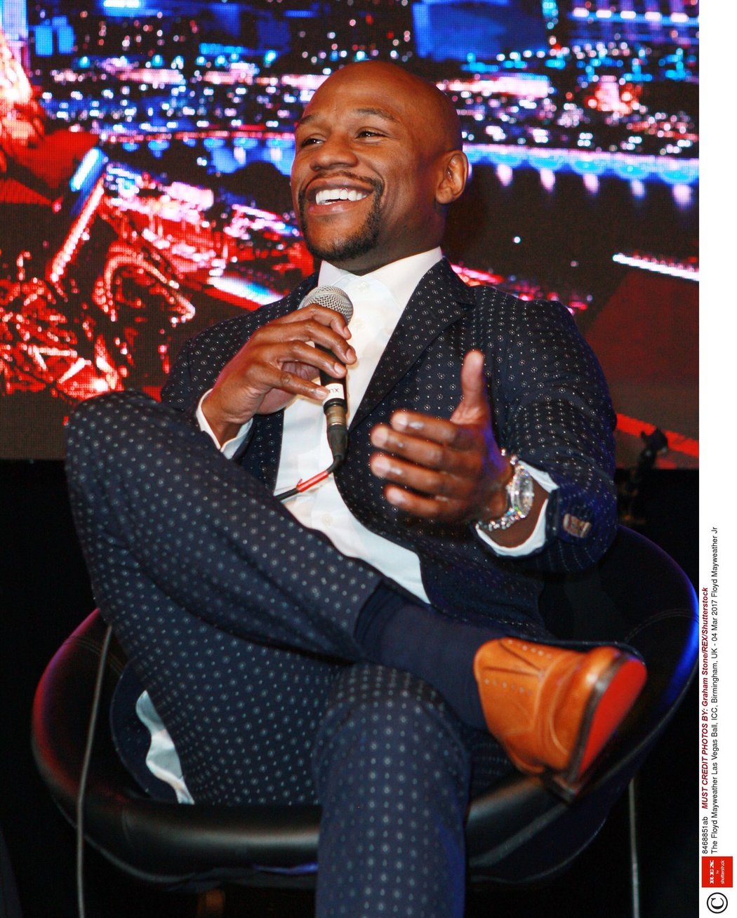 Floyd Mayweather na tiskové konferenci v rámci svého evropského turné. 