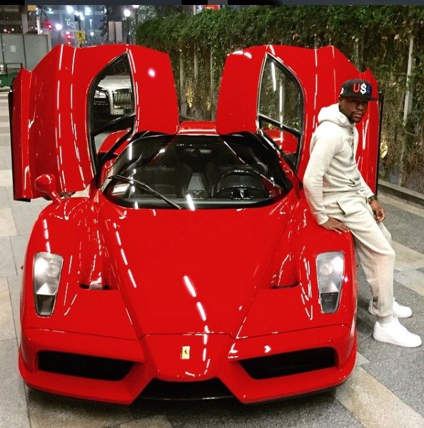 Floyd Mayweather: Je libo ferrari?