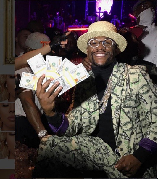 Halloweenský kostým na míru Floydu Mayweatherovi. Ne nadarmo se mu říká &#34;Money&#34;