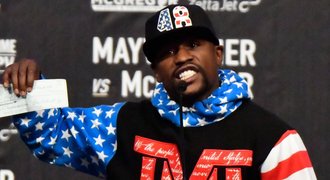 Mayweather dluží na daních! Boxerský boháč dokonce požaduje odklad platby