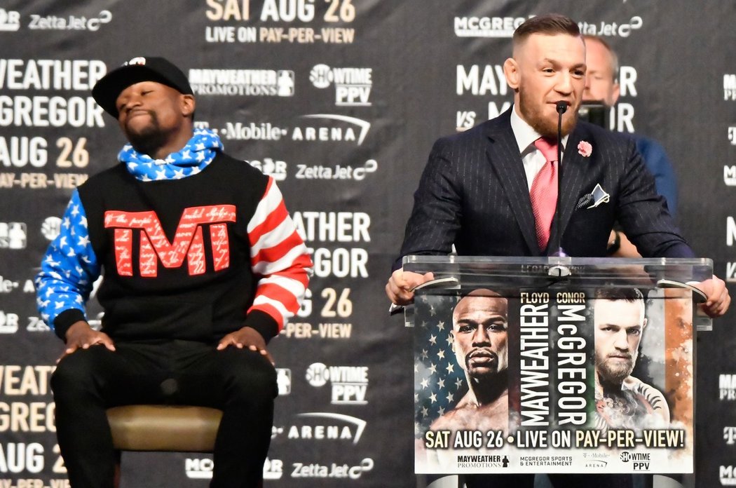 Conor McGregor a Floyd Mayweather se potkali poprvé před jejich srpnovou bitvou