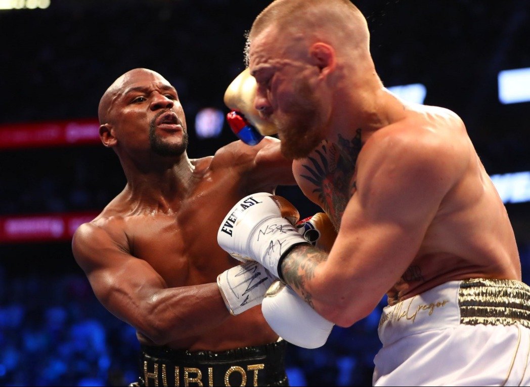 McGregor schytal od Mayweathera tvrdé rány