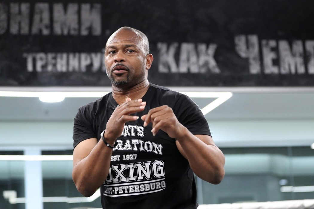 Roy Jones Jr. se postaví v ringu proti Miku Tysonovi