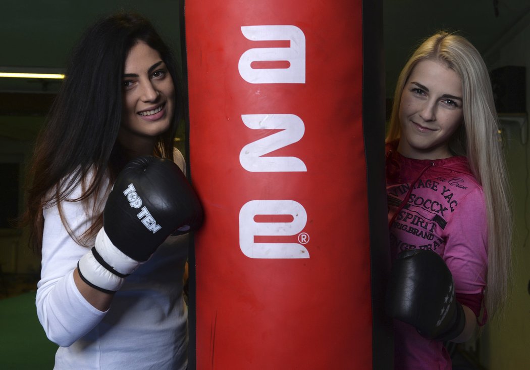 České boxerky Lucie Sedláčková (vlevo) a Fabiana Bytyqi