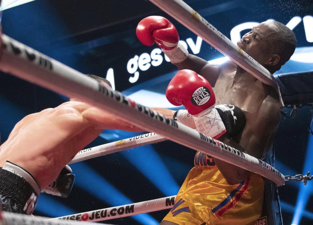 Boxer Stevenson je po neúspěšné obhajobě v kritickém stavu