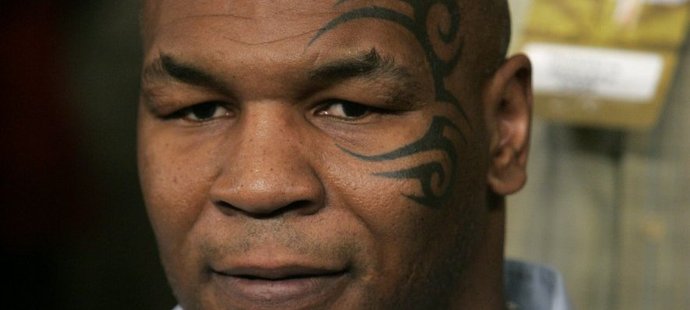 Mike Tyson se měl podle pořadatelů jeho pražské akce podílet na charitě Nadačního fondu Václava a Livie Klausových. Byla to ale lež.