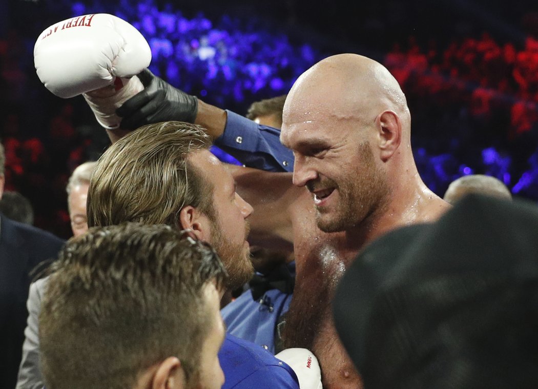 Tyson Fury se vrátil velkolepou výhrou nad Schwarzem