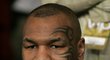 Mike Tyson se měl podle pořadatelů jeho pražské akce podílet na charitě Nadačního fondu Václava a Livie Klausových. Byla to ale lež.