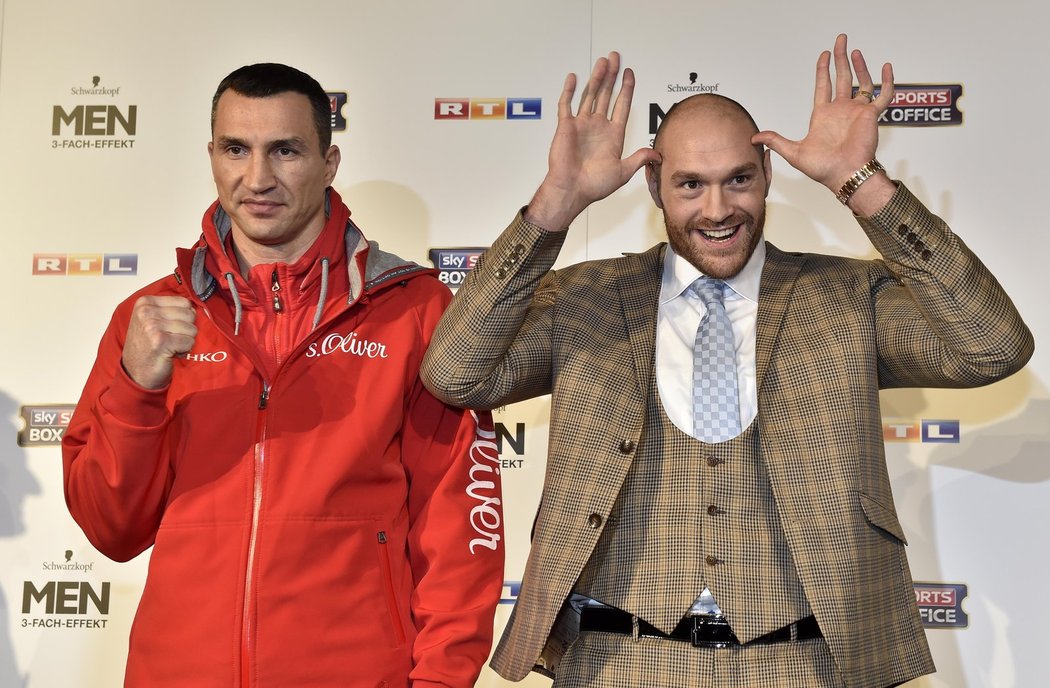 Vladimir Kličko a Tyson Fury před duelem