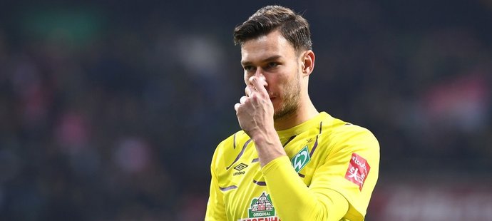 Zklamaný brankář Werderu Brémy Jiří Pavlenka