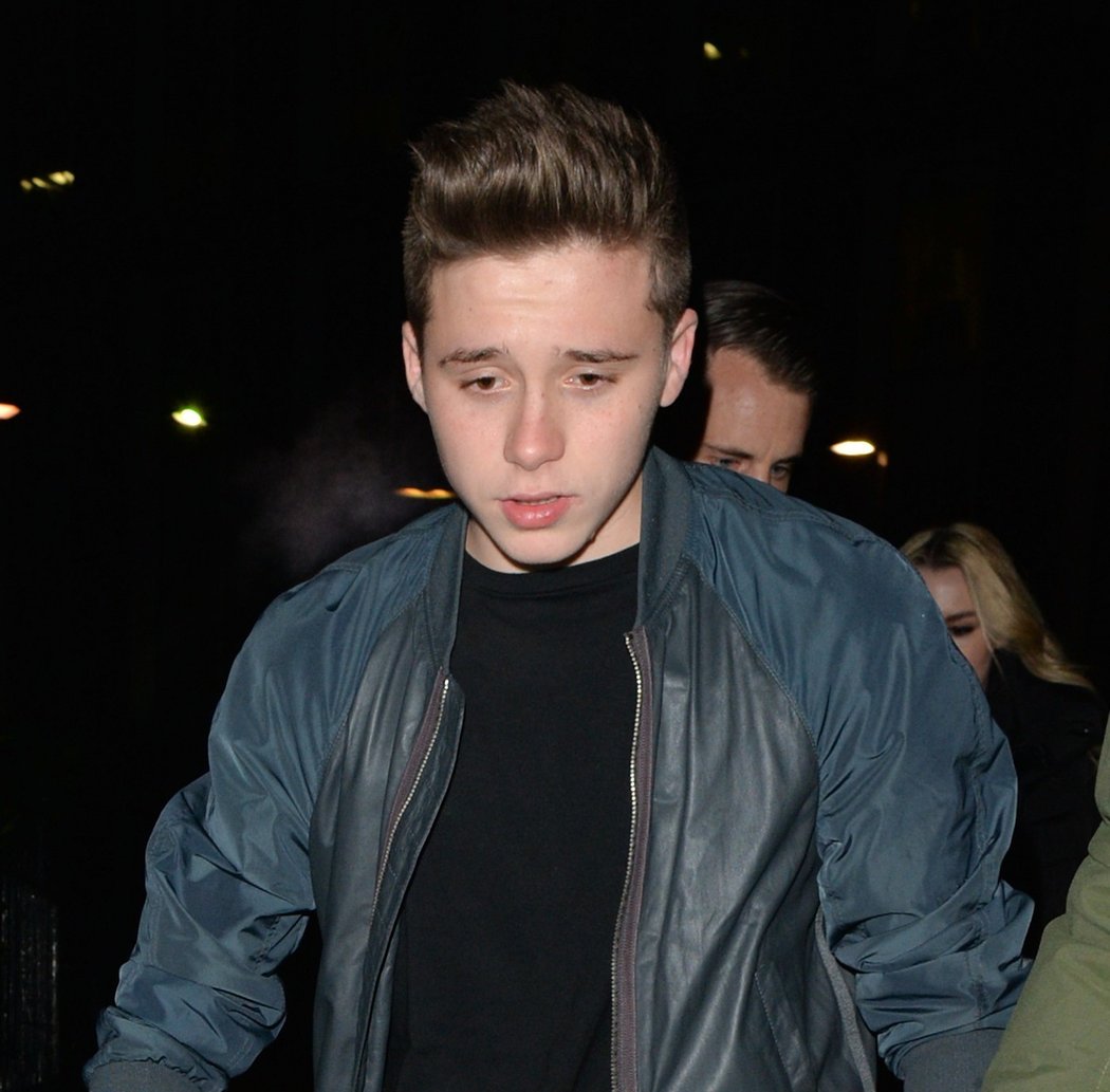 Brooklyn Beckham nedostatkem zájmu ze strany něžného pohlaví netrpí