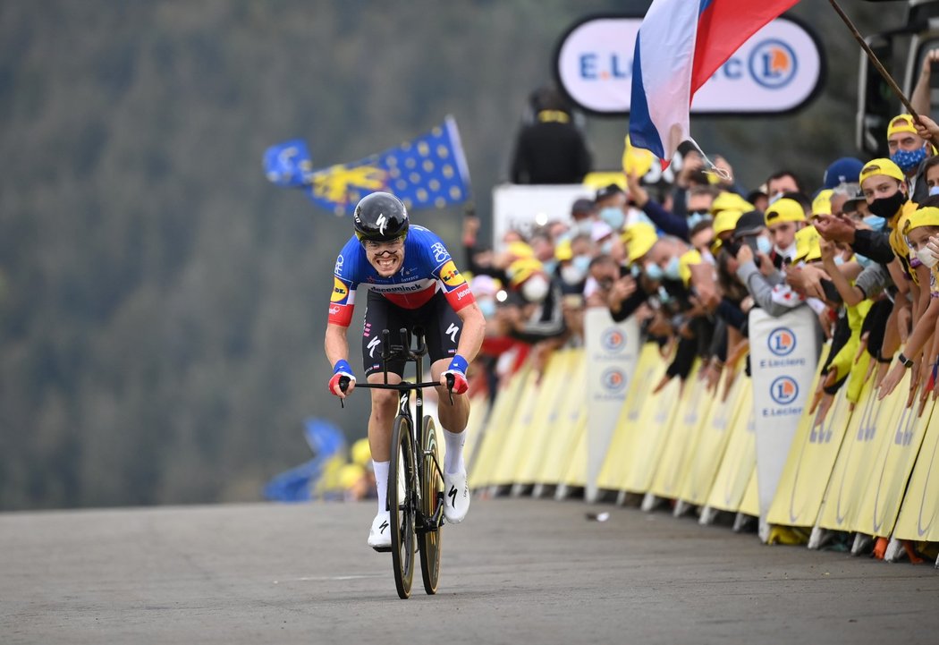 Remi Cavagna při dojezdu časovky na Tour de France