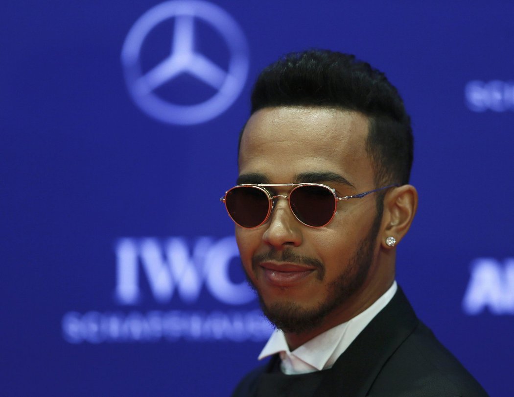 Na slavnostním ceremoniálu nechyběl ani pilot formule 1 Lewis Hamilton