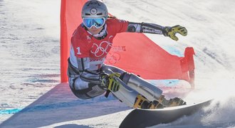 Ledecká přijde i o MS na snowboardu. Na prkně už trénuje, ale závodit nesmí