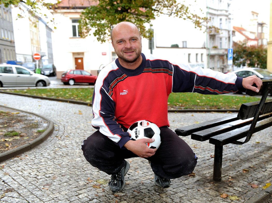 Čtěte rozhovor s Edvardem Lasotou v příloze Český fotbal