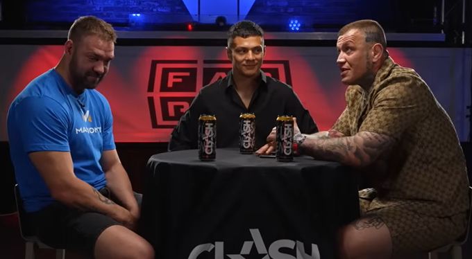 Clash ONLINE: v hlavním zápase Benda proti Mikuláškovi. V akci Sivák i thaibox 2 vs. 8 Clash ONLINE: v hlavním zápase Benda proti Mikuláškovi. V akci Sivák i thaibox 2 vs. 8