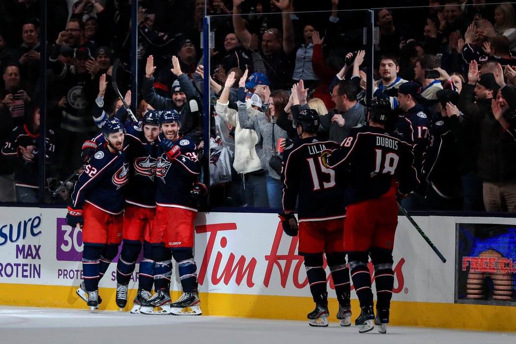 V jediném utkání pondělního programu NHL porazili hráči Columbusu na vlastním ledě Ottawu 4:3 v prodloužení.
