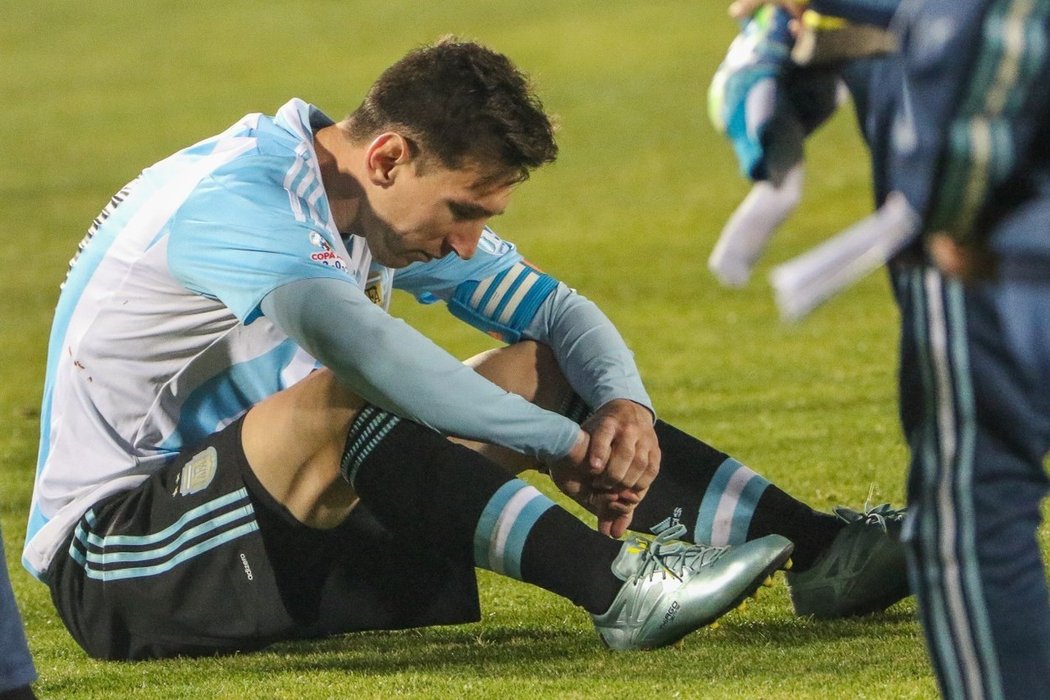 Zničený Lionel Messi. Na turnaji vstřelil jediný gól a jeho tým zůstal těsně pod vrcholem