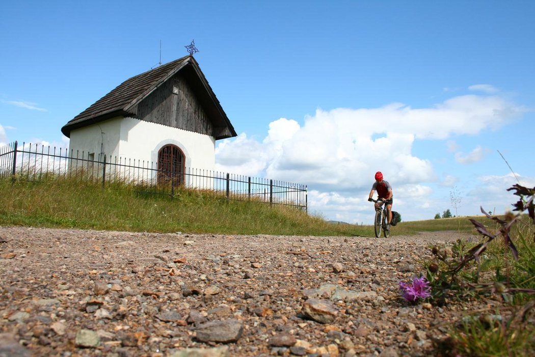 Trasa extrémního cyklistického závodu měří 1600 km