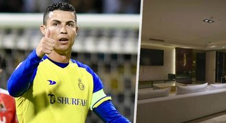 Ronaldo pronajímá luxusní vilu: Bazén venku i vevnitř! Kolik stojí na měsíc? Ronaldo pronajímá luxusní vilu: Bazén venku i vevnitř! Kolik stojí na měsíc?