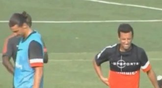 VIDEO: Zlatanovo seznamování, na tréninku sundal tři spoluhráče