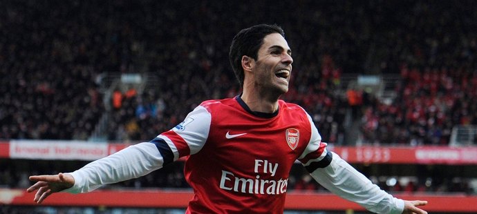 Mikel Arteta slaví gól v síti QPR