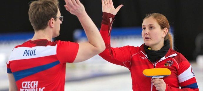 Český pár pro curling na ZOH 2022 v Pekingu: manželé Zuzana a Tomáš Paulovi