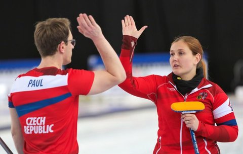 Český pár pro curling na ZOH 2022 v Pekingu: manželé Zuzana a Tomáš Paulovi